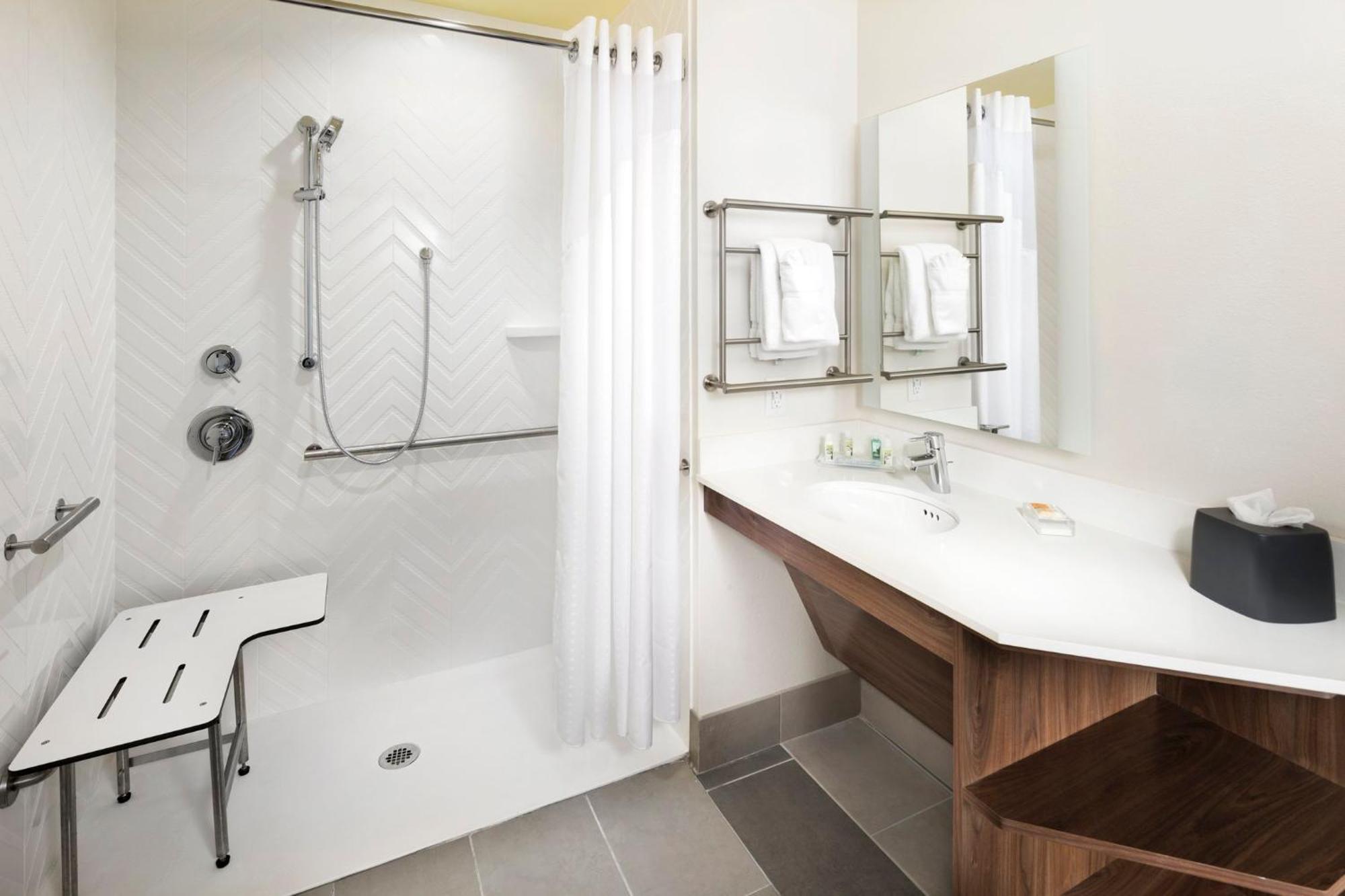 Holiday Inn & Suites Arden - Asheville Airport By Ihg Buitenkant foto