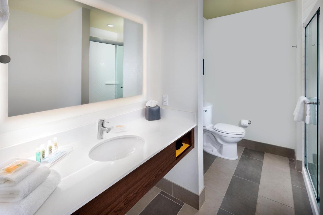 Holiday Inn & Suites Arden - Asheville Airport By Ihg Buitenkant foto
